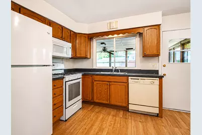 64 Peyton Drive, Chicago Heights, IL 60411 - Photo 9