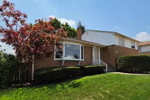 920 Park Dr, Melrose Park, IL 60160 - Photo 1