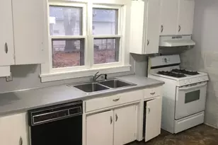 708 E 11th St, Centralia, IL 62801 - Photo 7