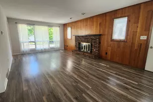 229 Hickory St, Oswego, IL 60543 - Photo 5