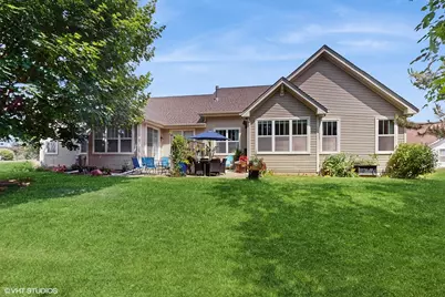 301 W Eagle Court, Waukegan, IL 60087 - Photo 3