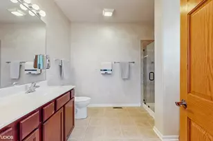 301 W Eagle Ct, Waukegan, IL 60087 - Photo 19