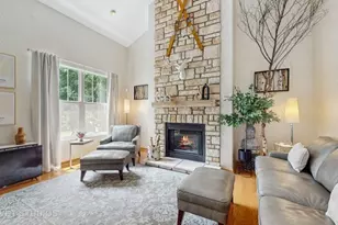 301 W Eagle Ct, Waukegan, IL 60087 - Photo 3