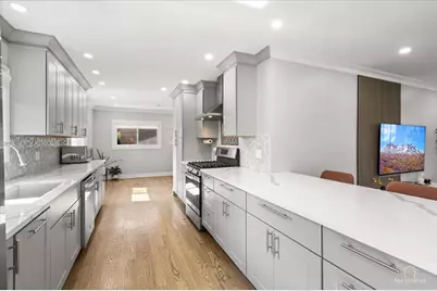 875 Horne Terrace, Des Plaines, IL 60016 - Photo 11