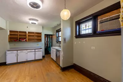7047 N 26th Parkway, Berwyn, IL 60402 - Photo 11