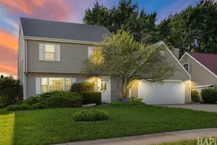 824 Paine Ave, Lindenhurst, IL 60046 - Photo 1