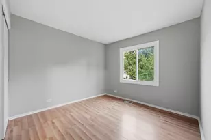 5039 Chambers Dr, Hoffman Estates, IL 60010 - Photo 17