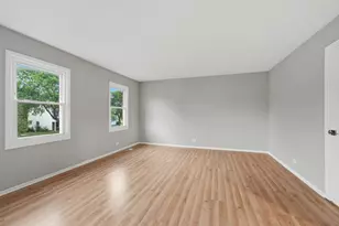 5039 Chambers Dr, Hoffman Estates, IL 60010 - Photo 15