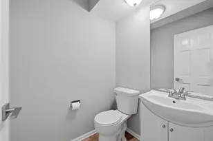 5039 Chambers Dr, Hoffman Estates, IL 60010 - Photo 11
