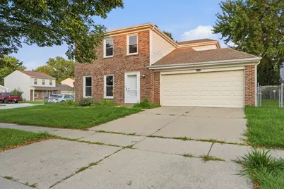 5039 Chambers Drive, Hoffman Estates, IL 60010 - Photo 3
