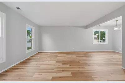 5039 Chambers Drive, Hoffman Estates, IL 60010 - Photo 13