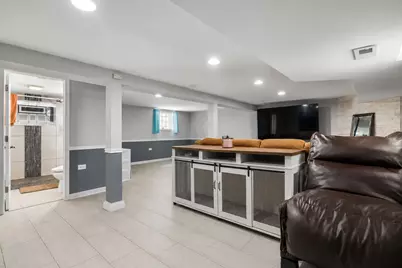 10029 S Indiana Avenue, Chicago, IL 60628 - Photo 19