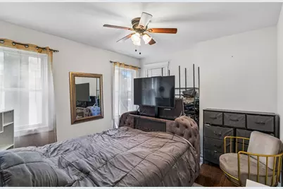 10029 S Indiana Avenue, Chicago, IL 60628 - Photo 11