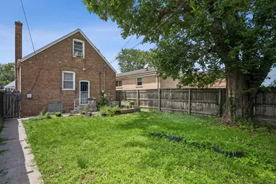 10029 S Indiana Avenue, Chicago, IL 60628 - Photo 3