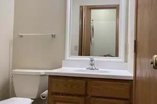 655 Hill St, Sycamore, IL 60178 - Photo 9
