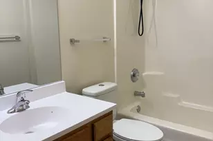 655 Hill St, Sycamore, IL 60178 - Photo 15
