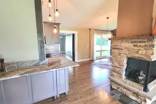83 Wildwood Dr, Barrington, IL 60010 - Photo 9