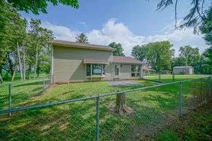13855 W State Rd, Pecatonica, IL 61063 - Photo 7