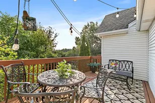 944 Viewpoint Dr, Lake in the Hills, IL 60156 - Photo 27