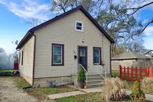 727 Elmer St, Joliet, IL 60433 - Photo 1