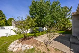 205 Woodlet Ln, Bolingbrook, IL 60490 - Photo 21