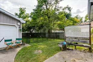 1107 E Washington St, Bloomington, IL 61701 - Photo 21
