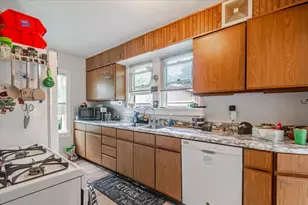 1107 E Washington St, Bloomington, IL 61701 - Photo 13