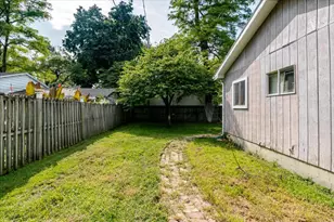 1107 E Washington St, Bloomington, IL 61701 - Photo 23