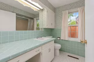 214 Washington Cir, Lake Forest, IL 60045 - Photo 13