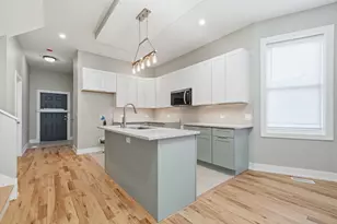 8839 S Colfax Ave, Chicago, IL 60617 - Photo 9