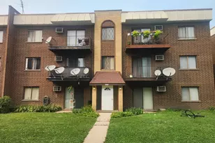 10423 Dearlove Rd, Glenview, IL 60025 - Photo 1