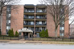 1 N Chestnut Ave, Arlington Heights, IL 60005 - Photo 1