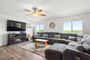 1902 Moran Dr, Shorewood, IL 60404 - Photo 9