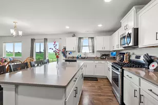 1902 Moran Dr, Shorewood, IL 60404 - Photo 5