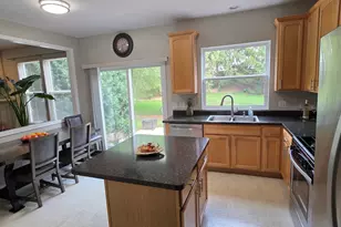 14 Parkside Ct, Algonquin, IL 60102 - Photo 5