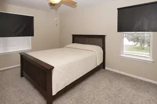 143 Woodland Cir, North Aurora, IL 60542 - Photo 17