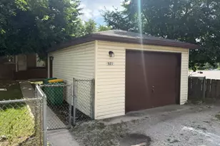521 Wilcox St, Joliet, IL 60435 - Photo 29