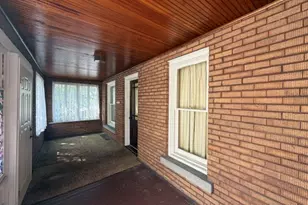 521 Wilcox St, Joliet, IL 60435 - Photo 5