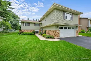 640 Ash St, Algonquin, IL 60102 - Photo 1