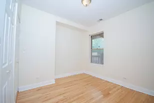 2306 W Jarvis St, Chicago, IL 60645 - Photo 5