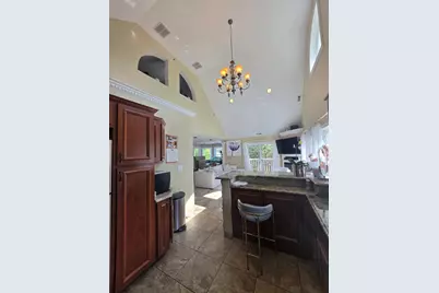 204 N Waukegan Road #Upper, Lake Bluff, IL 60044 - Photo 17