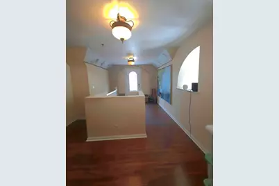 204 N Waukegan Road #Upper, Lake Bluff, IL 60044 - Photo 11