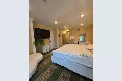 204 N Waukegan Road #Upper, Lake Bluff, IL 60044 - Photo 9