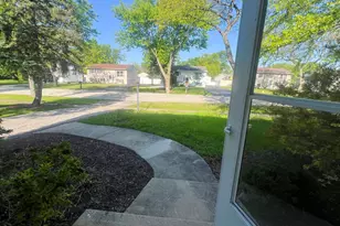 19613 Redwood Ln, Mokena, IL 60448 - Photo 5