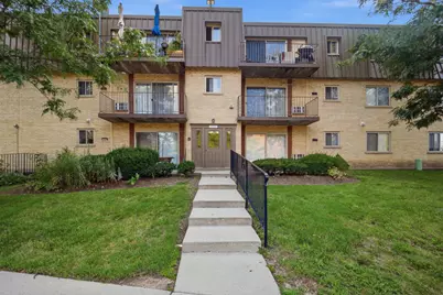573 Fairway View Drive #1B, Wheeling, IL 60090 - Photo 1