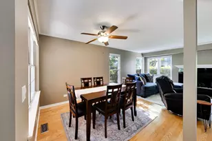 2331 Sedgfield Ct, Schaumburg, IL 60194 - Photo 9