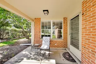 2331 Sedgfield Ct, Schaumburg, IL 60194 - Photo 3