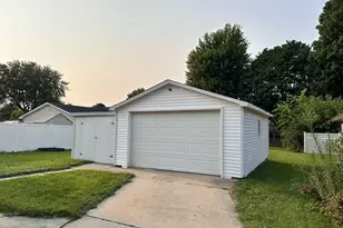 2311 7th St, Peru, IL 61354 - Photo 15