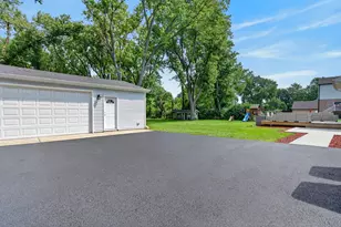 15776 W Woodbine Cir, Vernon Hills, IL 60061 - Photo 33