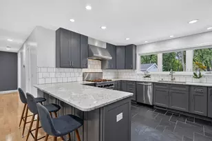 15776 W Woodbine Cir, Vernon Hills, IL 60061 - Photo 9